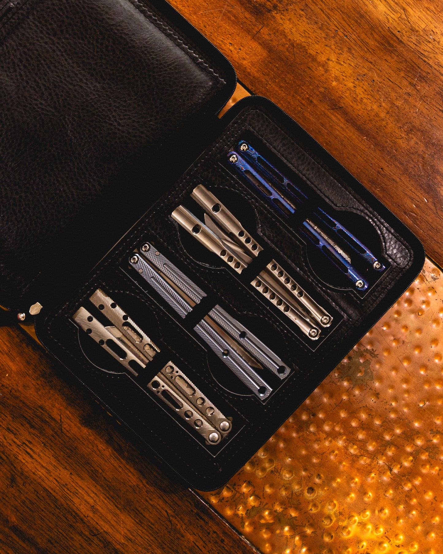 Balisong Case with 4 balisong in it. 