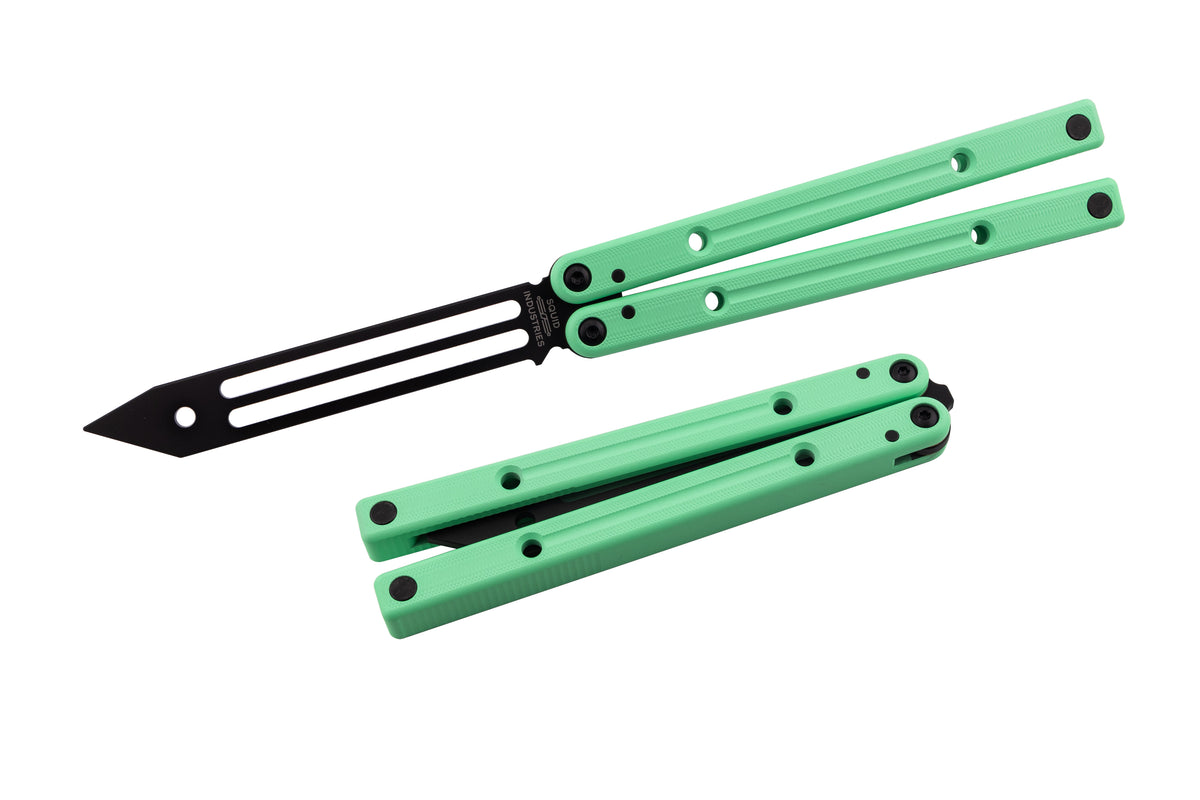 mint squidtrainer opened & closed position white background